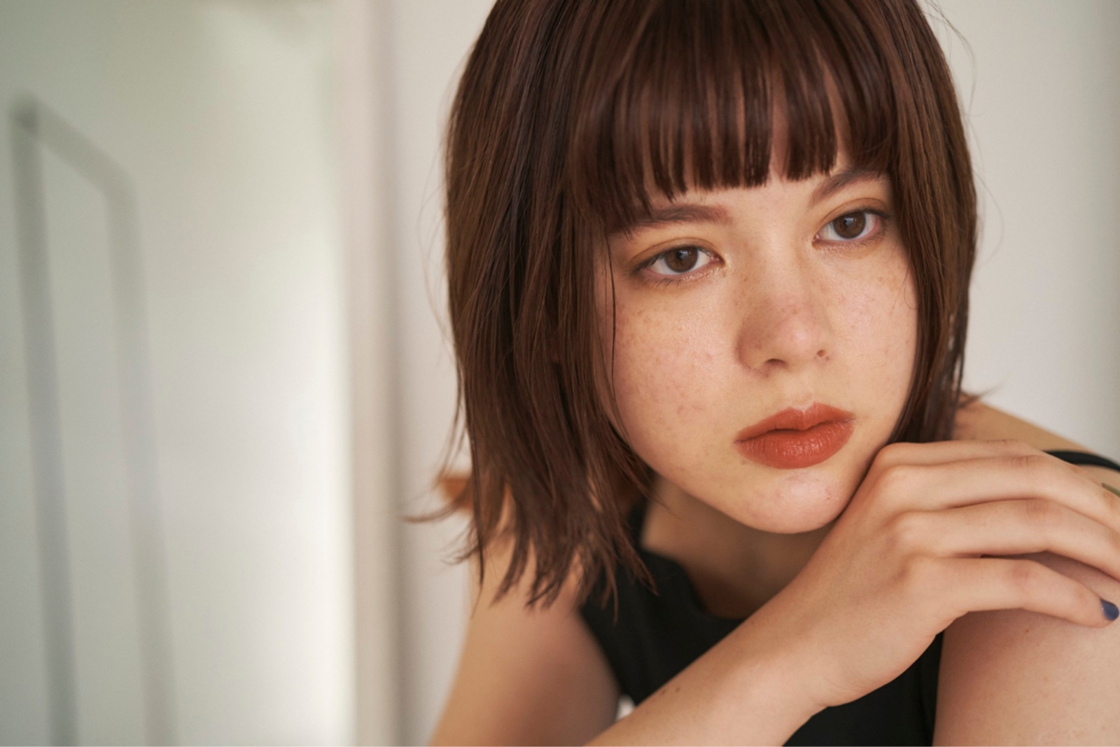 ツヤ質感であか抜けセミウェットストレートスタイル1