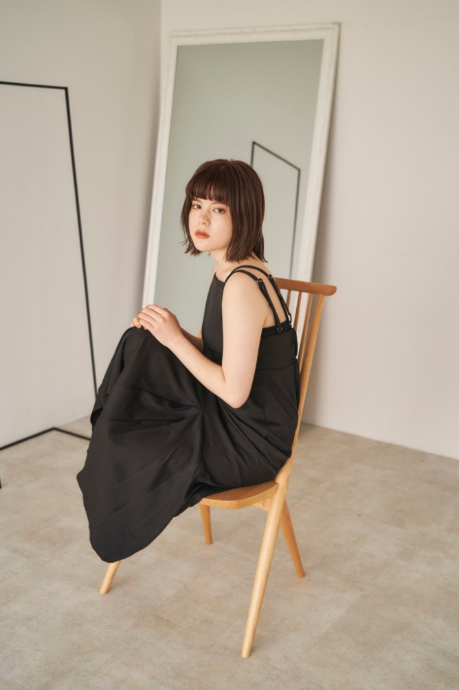 ツヤ質感であか抜けセミウェットストレートスタイル2